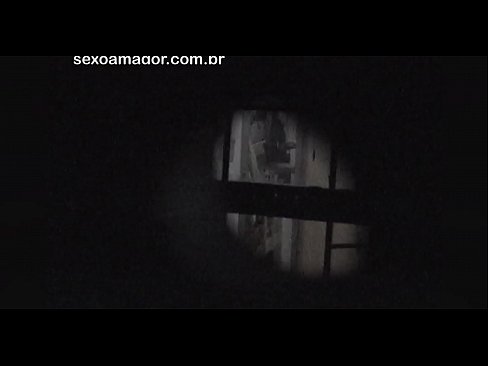 ❤️ Blondie tiġi filmata segretament minn voyeur tal-viċinat moħbi wara briks vojta ❌ Sess f'mt.watchhentai.ru ❌️❤